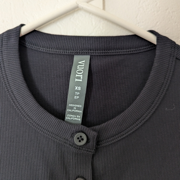 Vuori Short Sleeve Pose Button Up Woman's Top Size Xs New - Picture 5 of 8